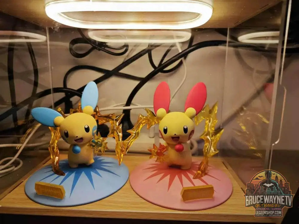 ✨ Présentoir LED Acrylique Transparent | Vitrine Figurines & Modèles - Legeekshop