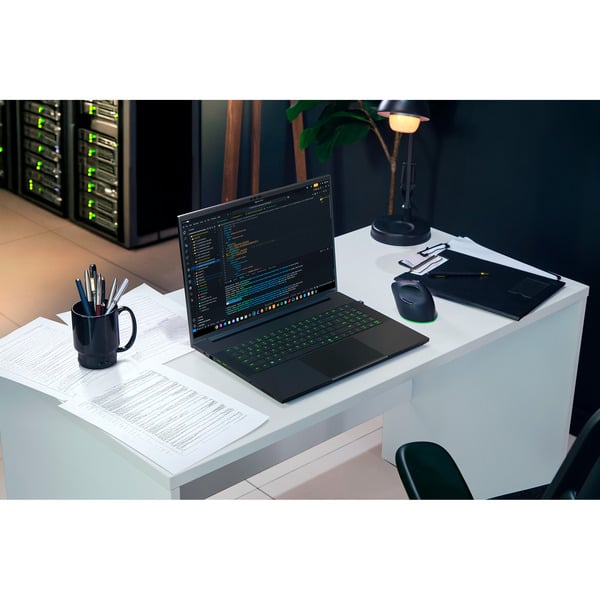 Razer Blade 18 (RZ09-05829GR4-R3G1), Gaming-Notebook - vue 16