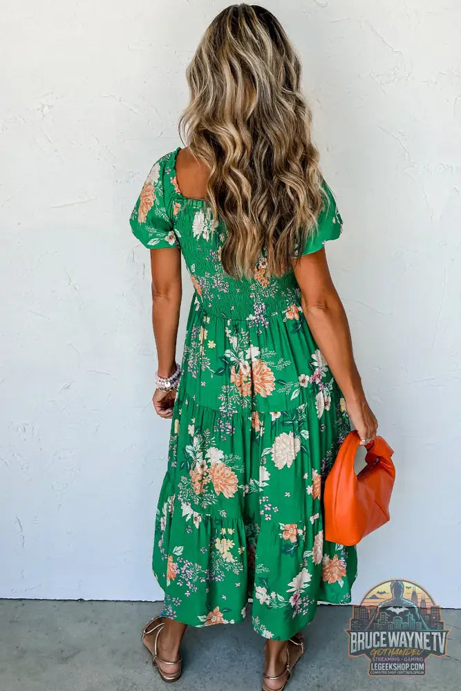 Robe midi smockée à plusieurs niveaux et imprimé floral vert - Dresses/Floral Dresses